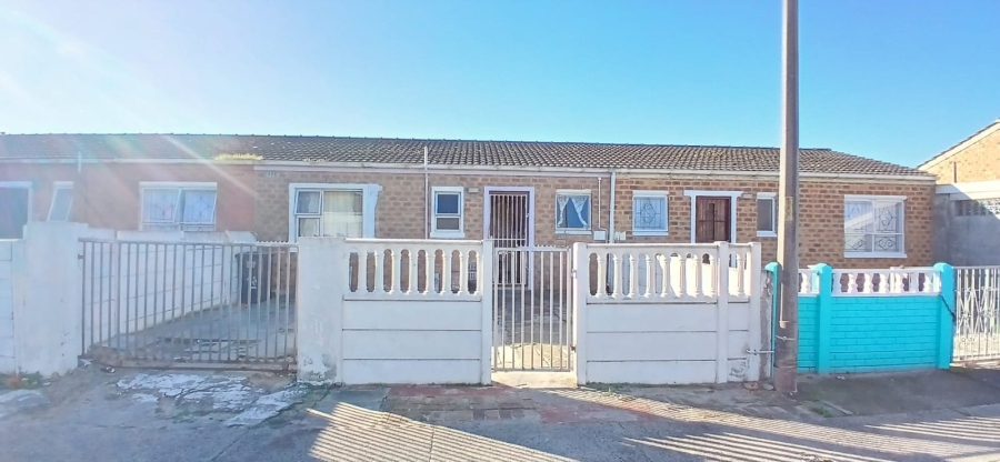 3 Bedroom Property for Sale in Lentegeur Western Cape